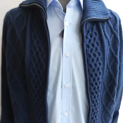 Casaco de malha com fecho...