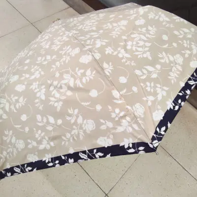 Guarda-chuva pequeno Folhas...