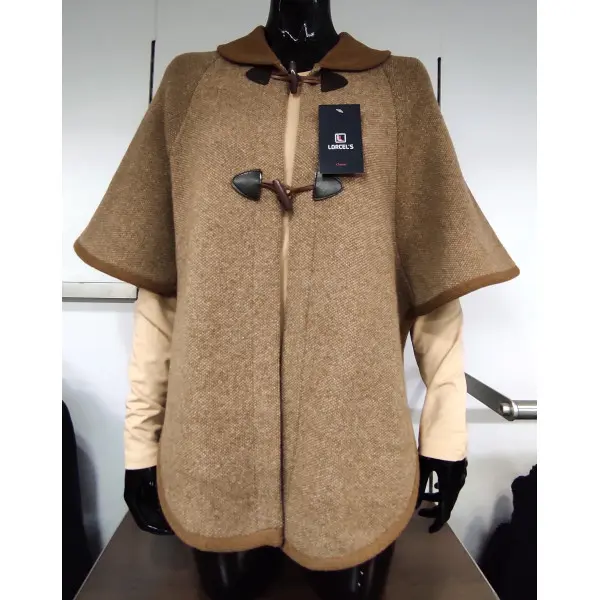 Capa de lã com pipos 715